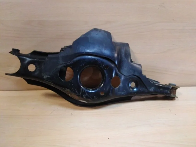 Рычаг Toyota Rav4 2014-2019 4873042040 40, задний правый