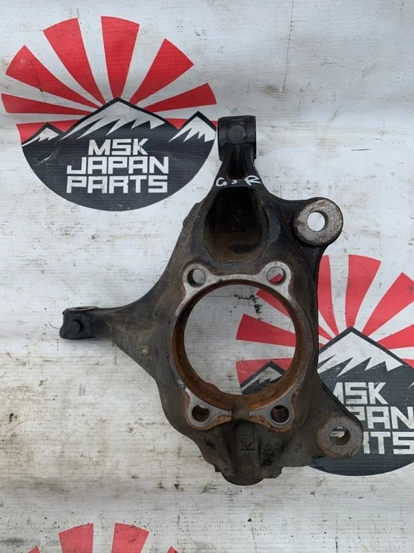 Кулак поворотный Mazda 6 GHP933021 GJ, передний правый