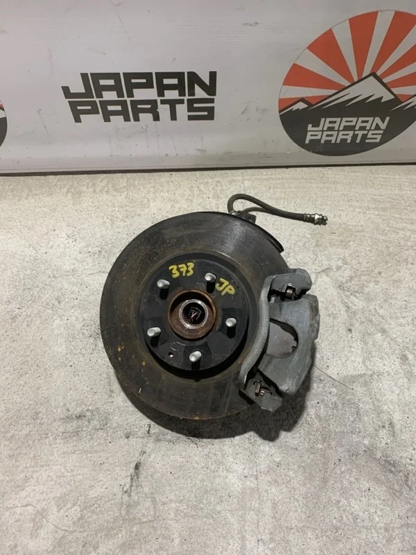 Кулак поворотный Mazda 6 GHP933021 GJ, передний правый