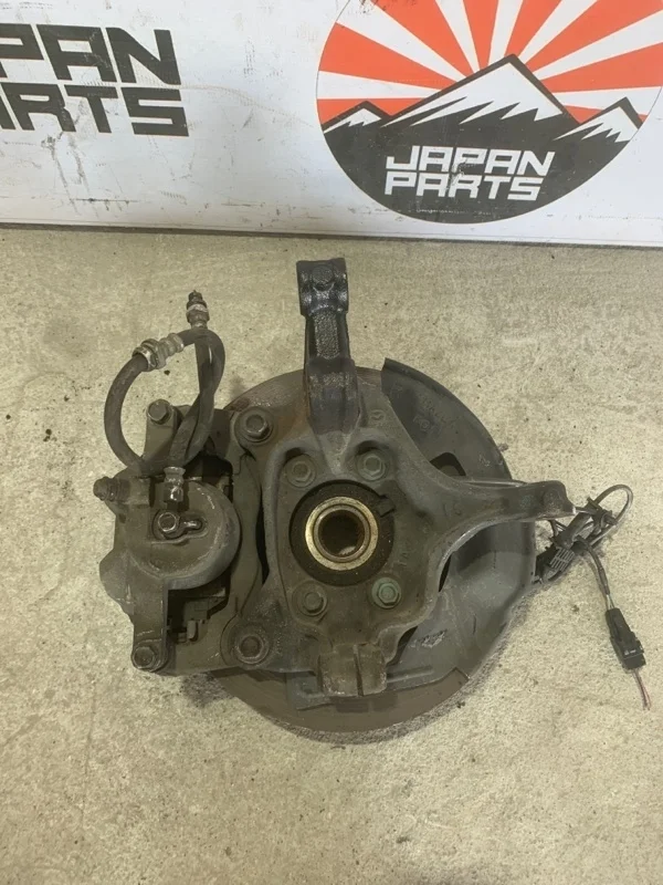 Кулак поворотный Mazda 6 GHP933021 GJ, передний правый