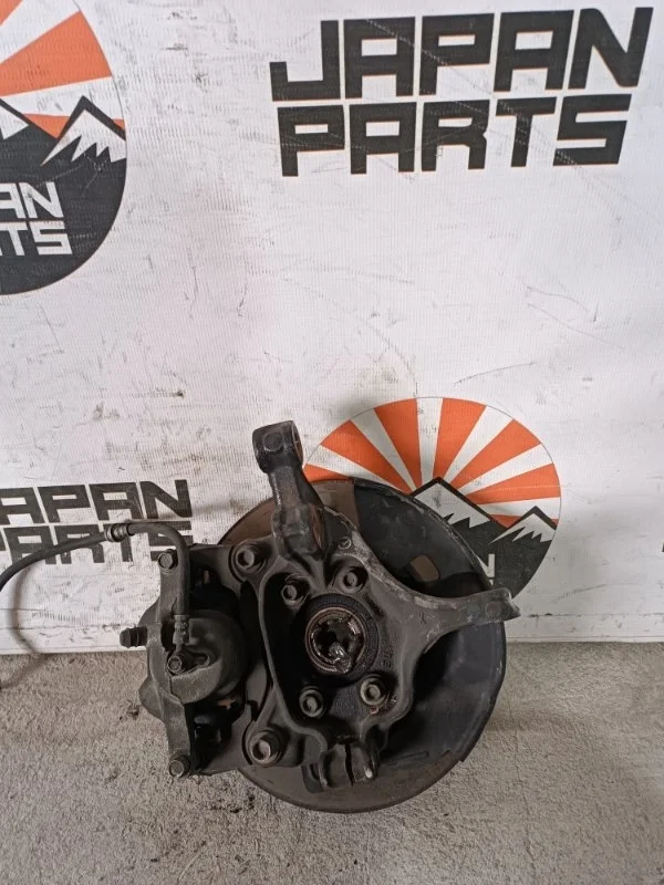 Кулак поворотный Mazda 6 GHP933021 GJ, передний правый