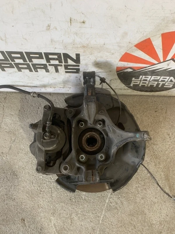 Кулак поворотный Mazda 6 GHP933021 GJ, передний правый