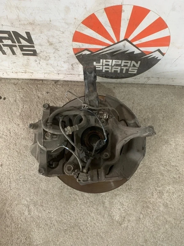 Кулак поворотный Mazda 6 GHP933021 GJ, передний правый