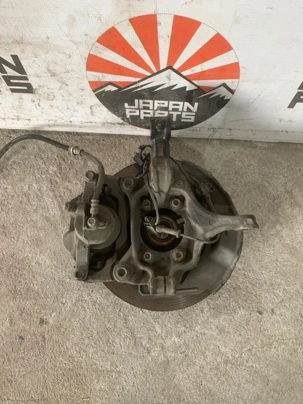 Кулак поворотный Mazda 6 GHP933021 GJ, передний правый