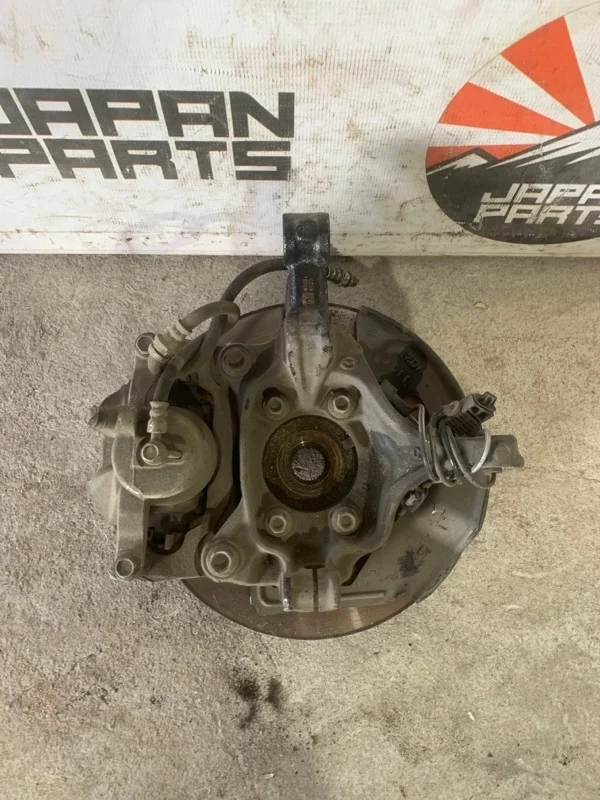 Кулак поворотный Mazda 6 GHP933021 GJ, передний правый