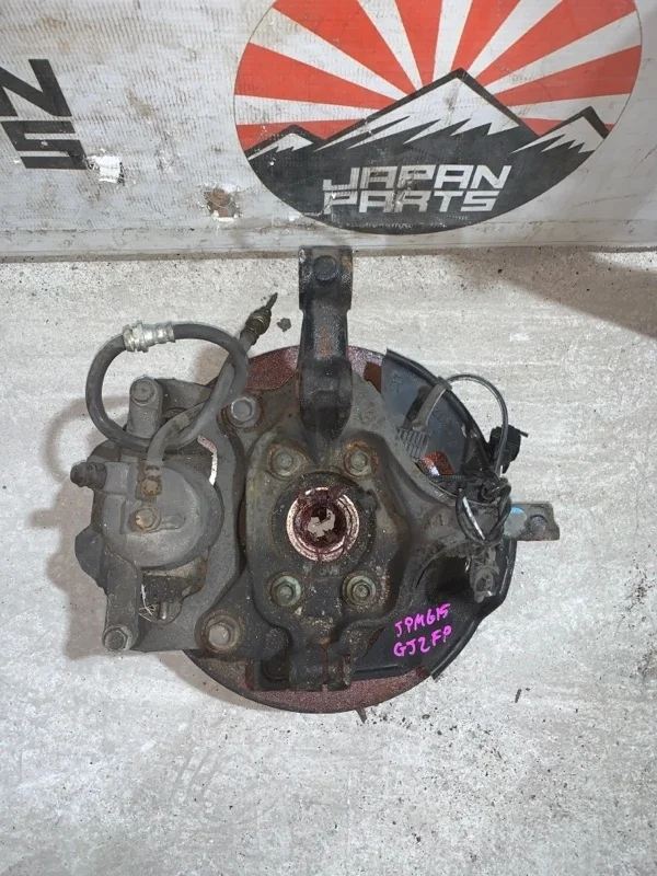 Кулак поворотный Mazda 6 GHP933021 GJ, передний правый