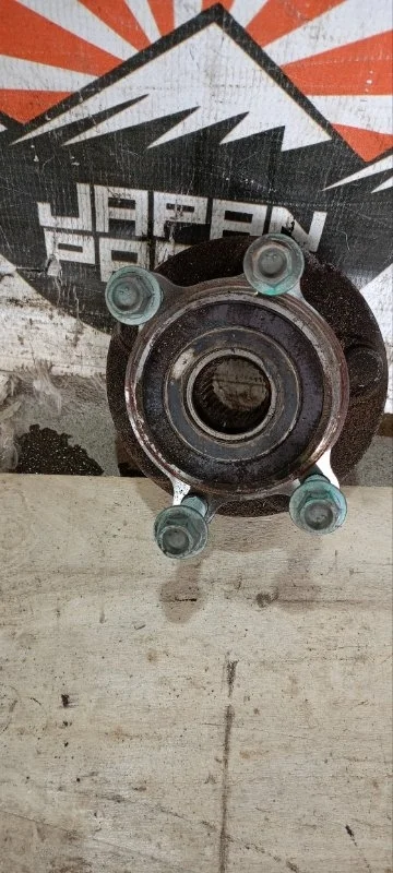 Ступица Mazda 3 B45A3304X BM, передняя
