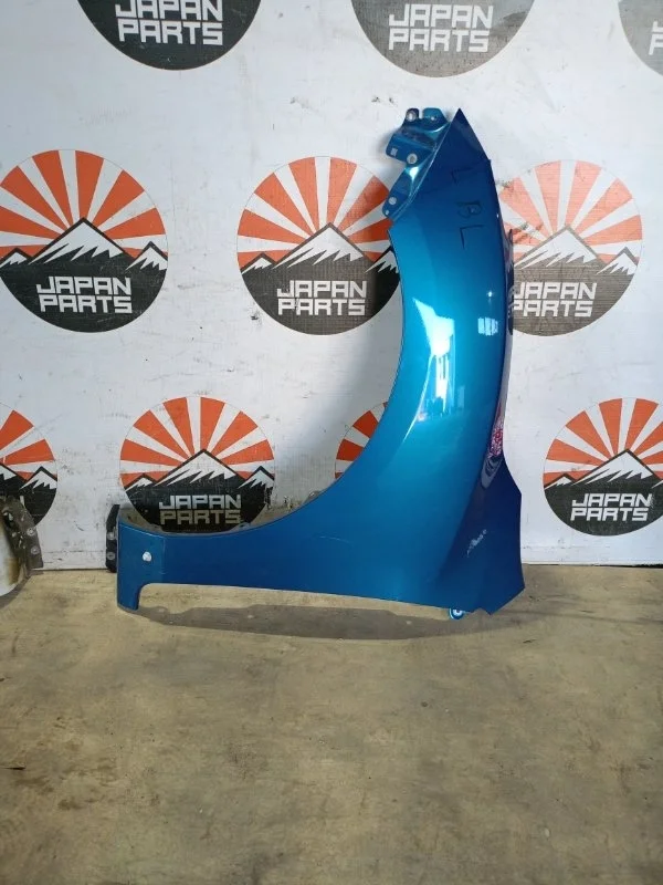 Крыло Mazda 3 BBP852211B BL, переднее левое