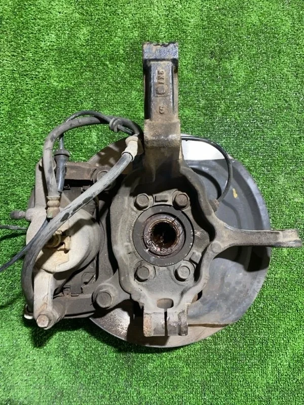 Кулак поворотный Nissan X-Trail 40014JG000 T31 2.0, передний правый