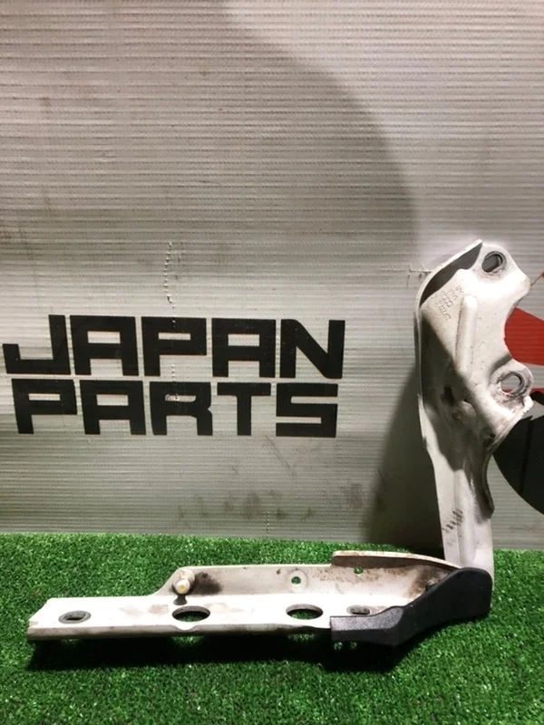 Петля капота Audi A6 4G8823301D C7, левая