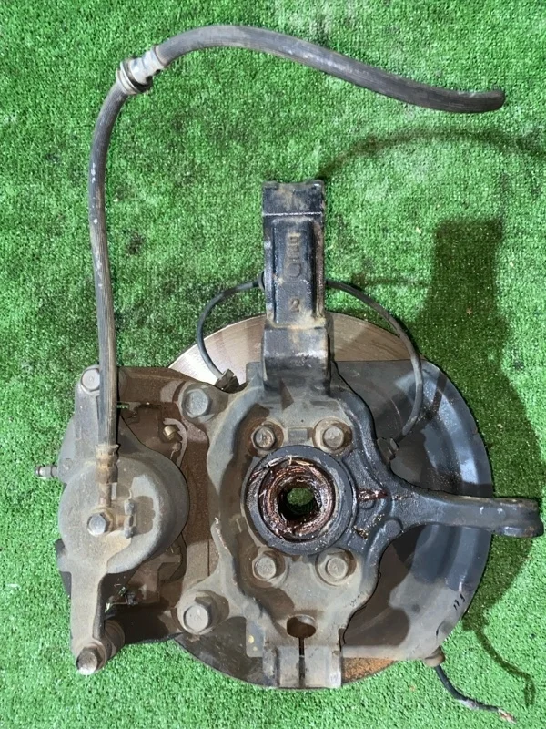 Кулак поворотный Nissan X-Trail 40015JD000 T31, передний правый