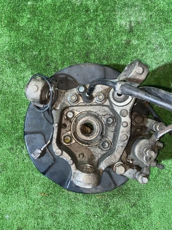 Цапфа Nissan Murano 430181AA0A Z51 2.5, задняя правая