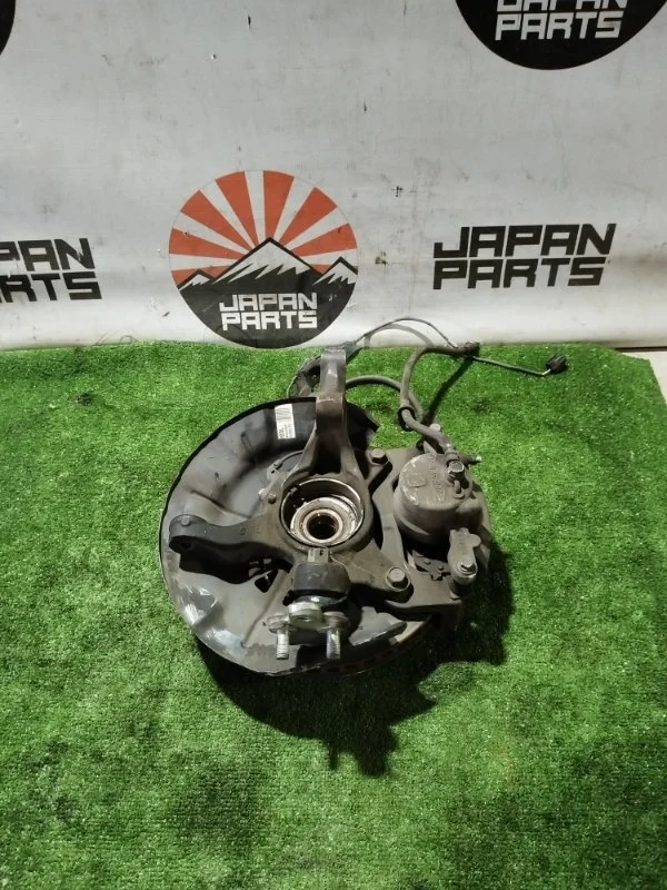 Кулак поворотный Toyota Camry 4321258010 50 3.5, передний левый