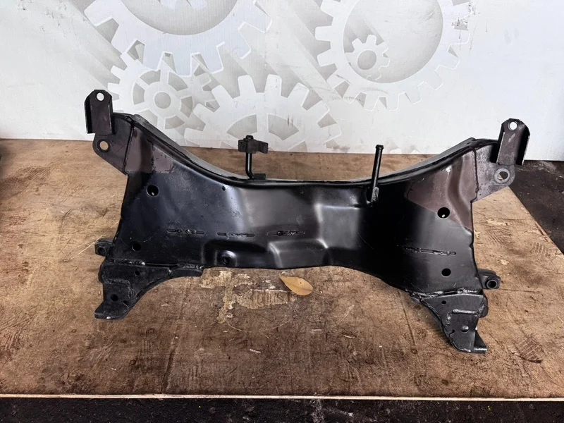 Подрамник Mitsubishi Lancer MR510285 9, передний