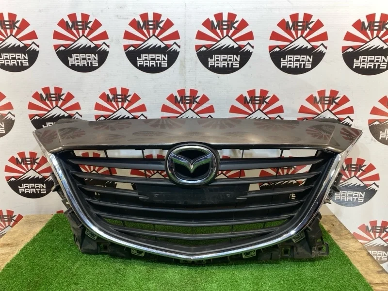 Решетка радиатора Mazda 3 BHN150717 BM