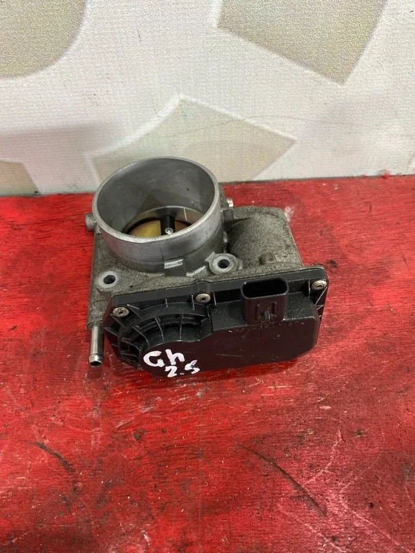 Дросельная заслонка Mazda 6 L50213640 GH 2.5