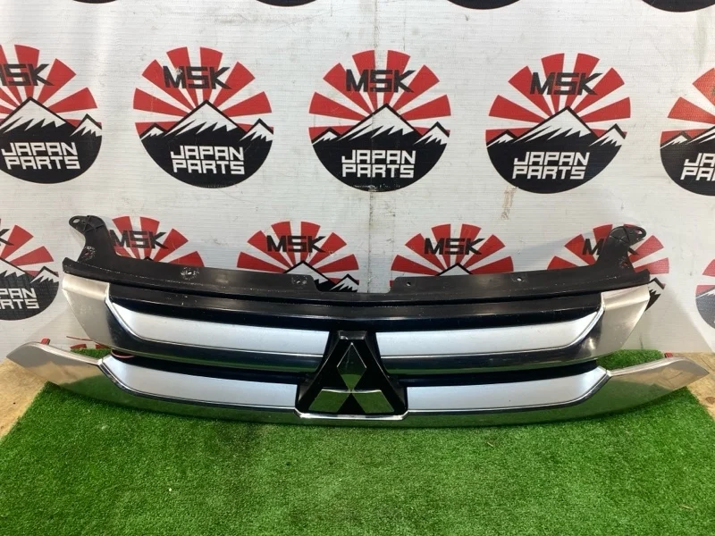 Решетка радиатора Mitsubishi Outlander 7450A992 GF