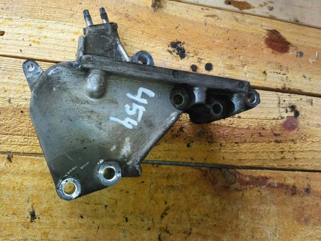 Б.у. кронштейн опоры двигателя TOYOTA CAMRY V40 GSV40 TOYOTA CAMRY V40 GSV40