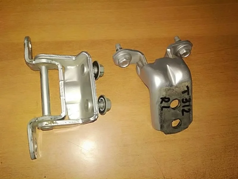 Б.у. петля двери NISSAN X-TRAIL T31 NISSAN X-TRAIL T31