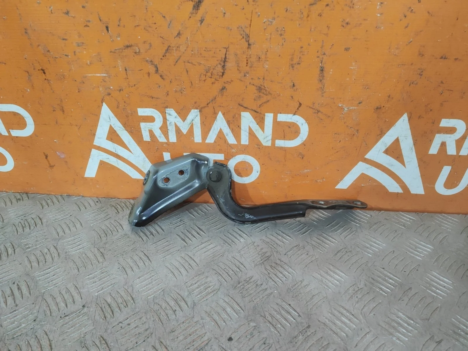 Петля капота Toyota Land Cruiser 2007-2015