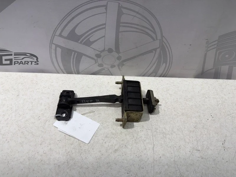 Ограничитель передней двери Mercedes-benz 2003 W203