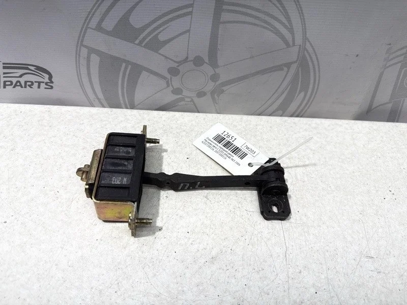 Ограничитель передней двери Mercedes-benz 2006 S203