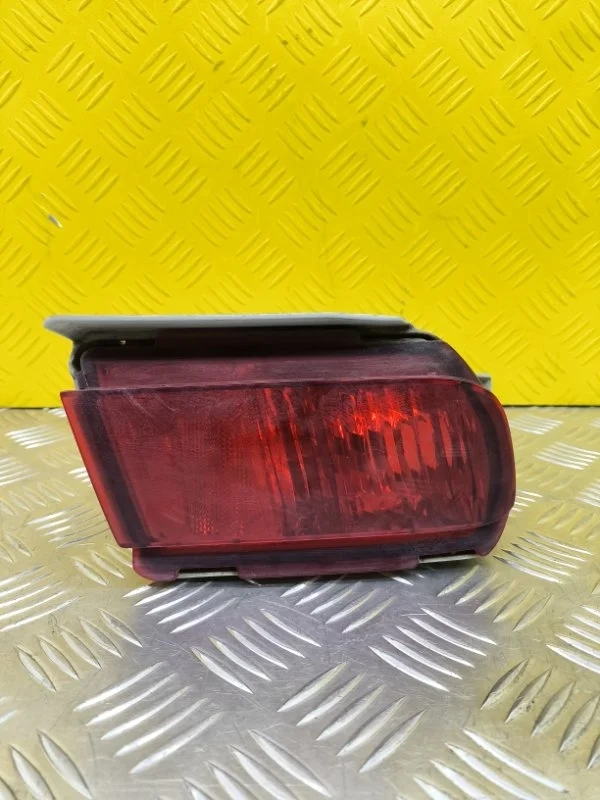 Фонарь задний в бампер Toyota Land Cruiser Prado 150 (2009-2023) 2013 Внедорожник
