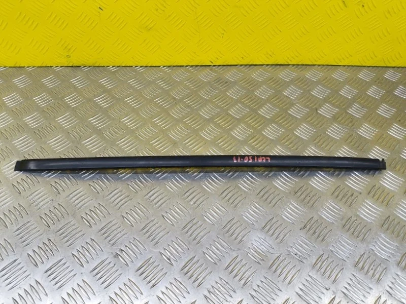 Молдинг стекла лобового Toyota Land Cruiser Prado 150 (2009-2023) 2013 Внедорожник