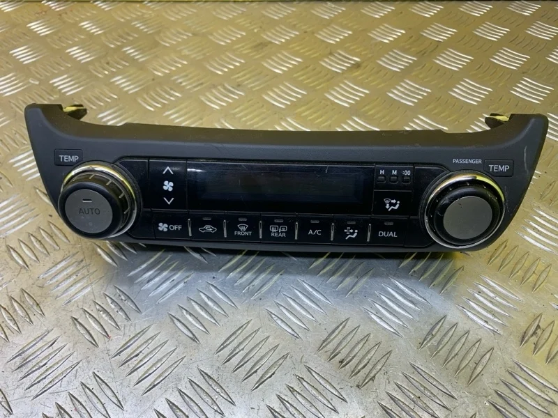 Блок управления печки/климат-контроля Toyota Land Cruiser Prado 150 (2009-2023) 2011 Внедорожник