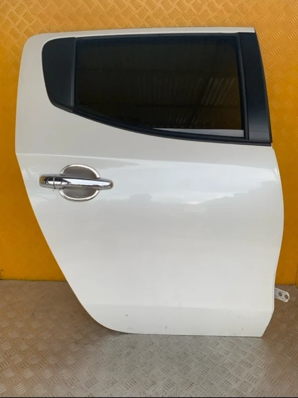 Дверь задняя правая Mitsubishi L200 (2015-2022) 2016 5730B492 ПИКАП 2.4 D 4N15