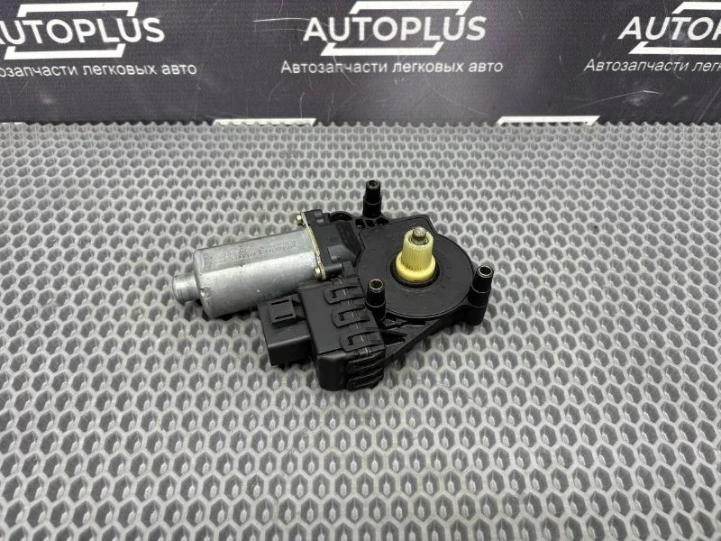 Моторчик стеклоподъемника Audi A6 0130821774 СЕДАН C5 2.4 APS, передний правый