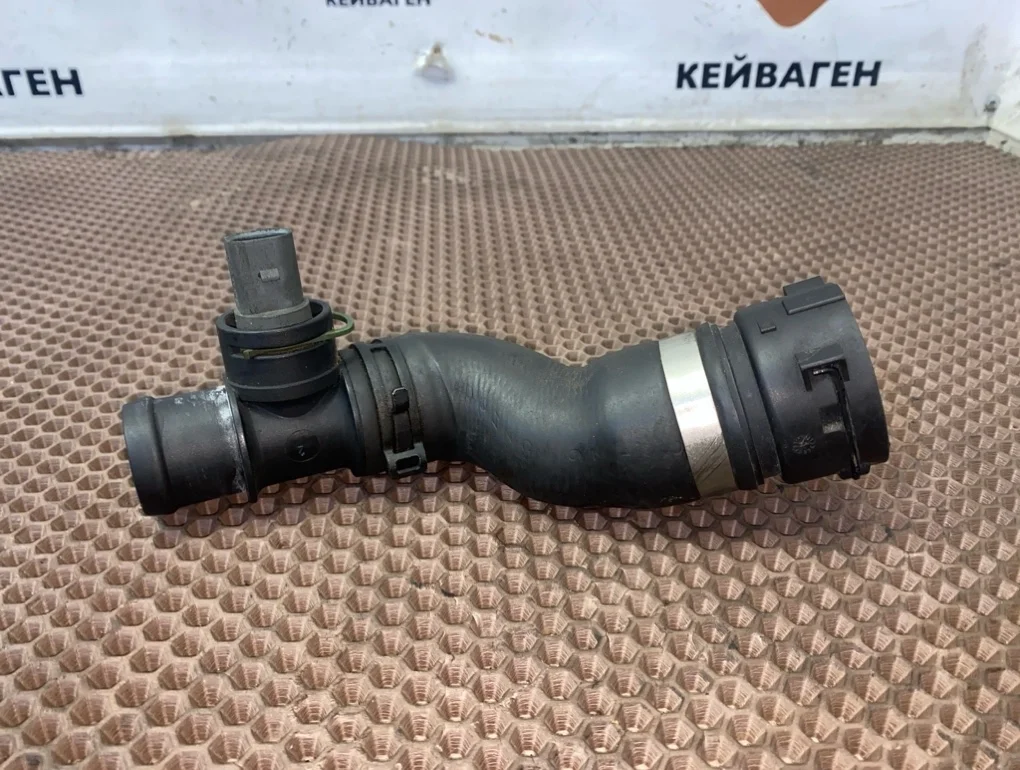 Фланец системы охлаждения Volkswagen Tiguan 2009 5N