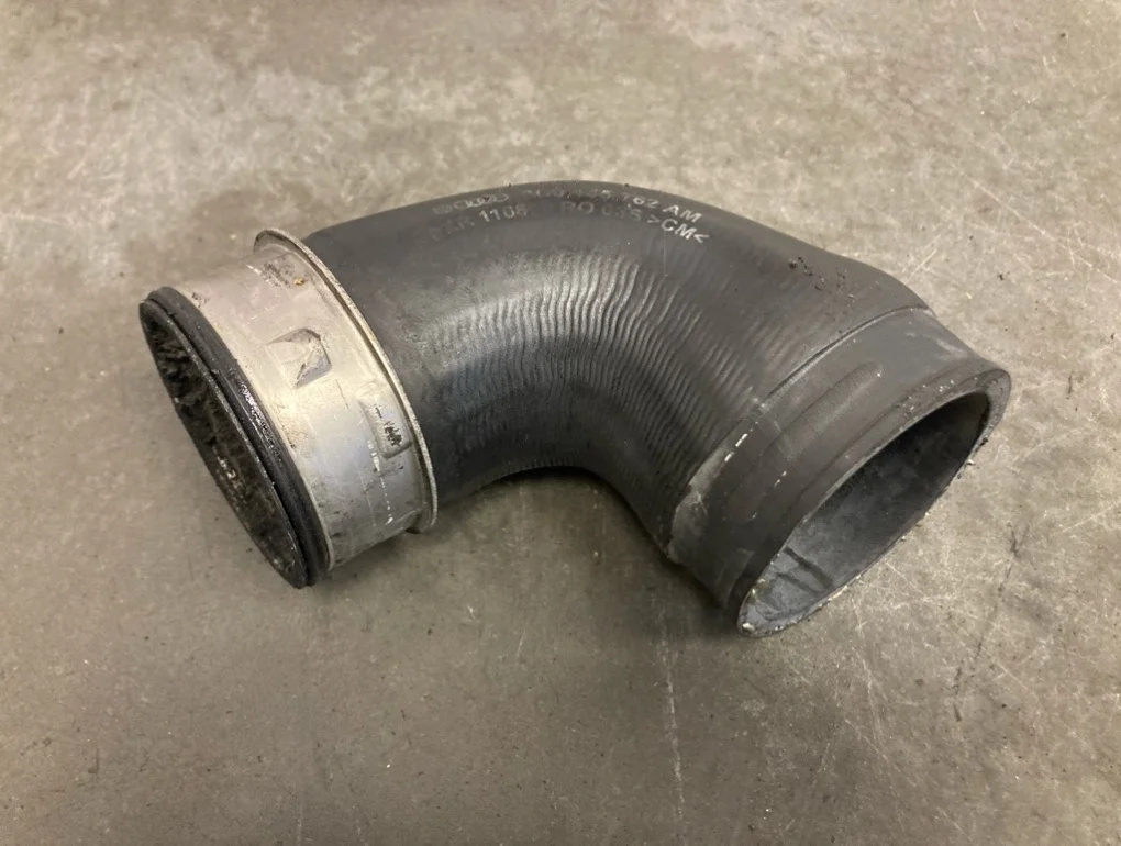 Патрубок интеркулера Volkswagen Passat 2008 B6