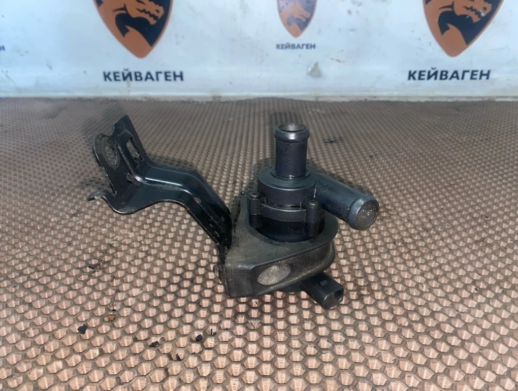 Помпа Volkswagen Jetta 2009 5