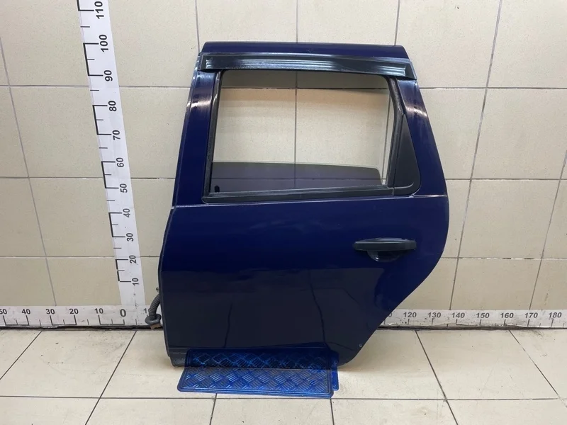 Дверь Renault Duster 2014 821012768R 1.6 K4MA690 MT, задняя левая