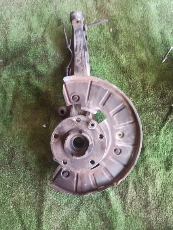 Ступица (+ кулак цапфа) Porsche Cayenne 2006 955