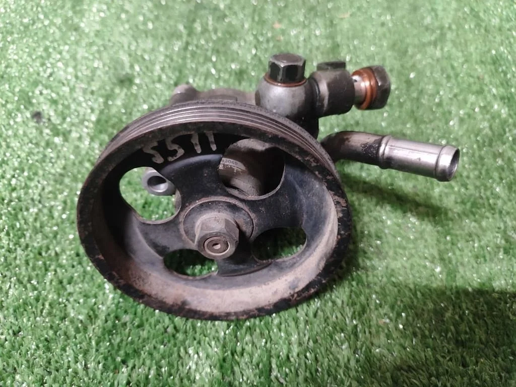 Б.у. насос гидроусилителя INFINITI QX70 S51 INFINITI QX70 S51