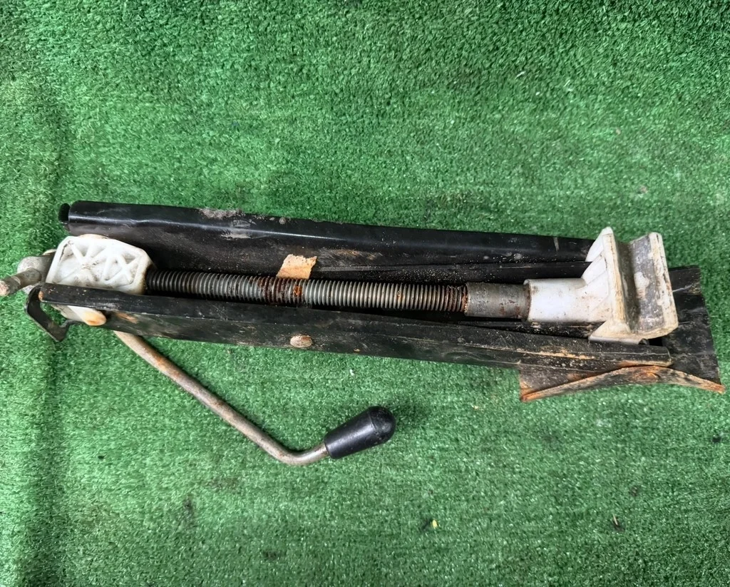 Б.у. домкрат SKODA RAPID SKODA RAPID