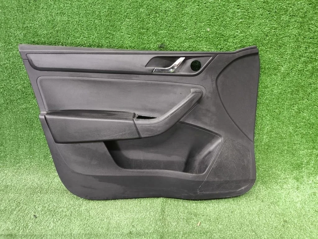 Б.у. обшивка двери SKODA RAPID SKODA RAPID