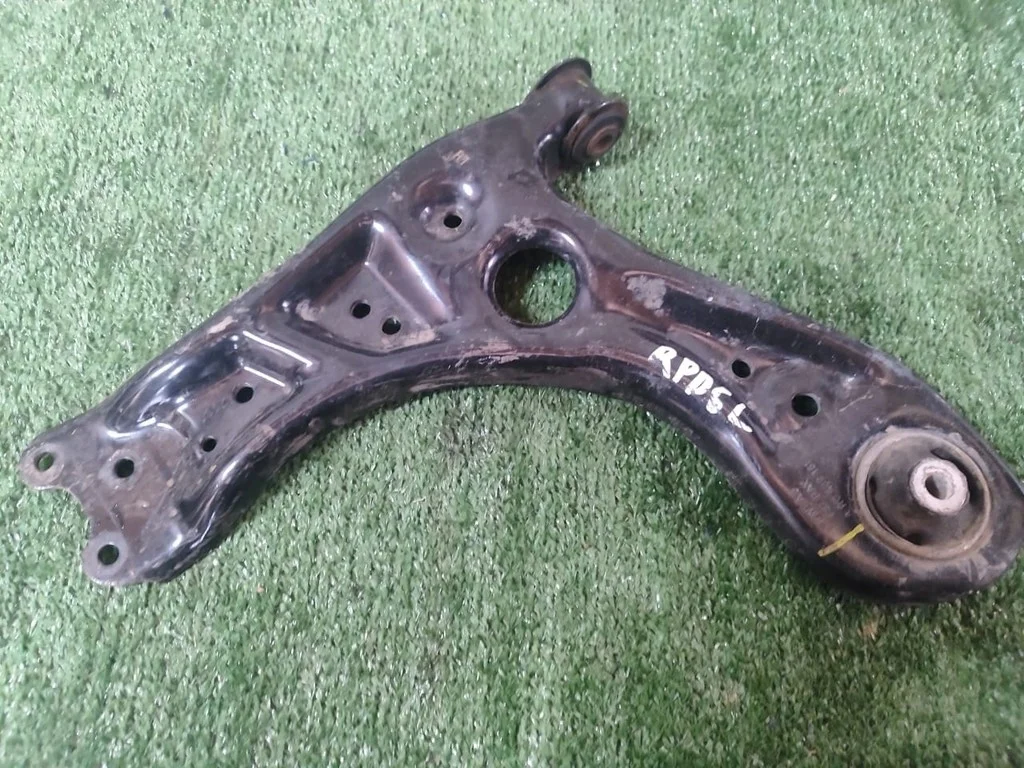 Б.у. рычаг SKODA RAPID SKODA RAPID