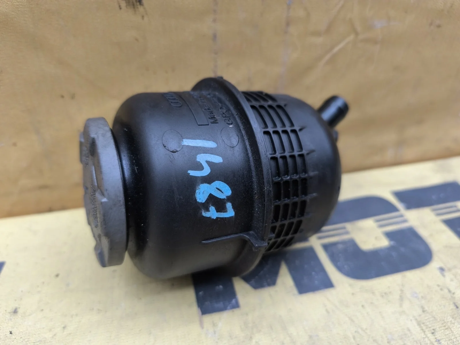 Бачок гур AUDI A5 2011