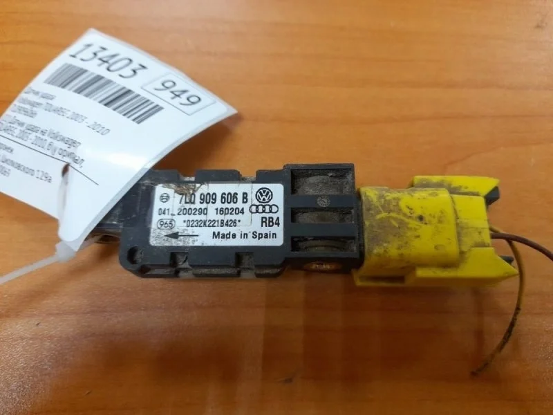 Датчик удара Volkswagen Touareg 2003-2010