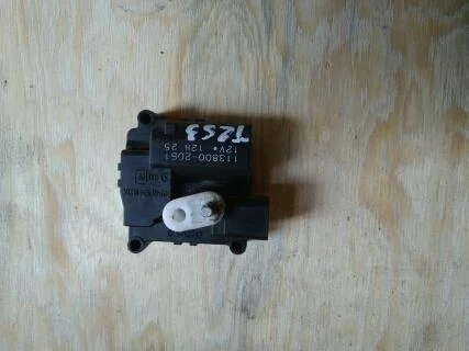 Б.у. сервопривод заслонки печки TOYOTA AVENSIS AZT251 TOYOTA AVENSIS AZT251