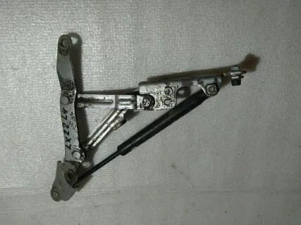 Б.у. петля багажника MITSUBISHI LANCER CY2A MITSUBISHI LANCER CY2A