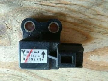 Б.у. датчик удара MITSUBISHI AIRTREK CU2W MITSUBISHI AIRTREK CU2W