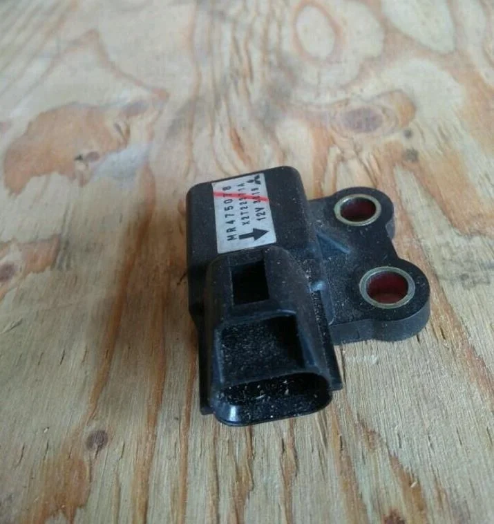 Б.у. датчик удара MITSUBISHI AIRTREK CU2W MITSUBISHI AIRTREK CU2W