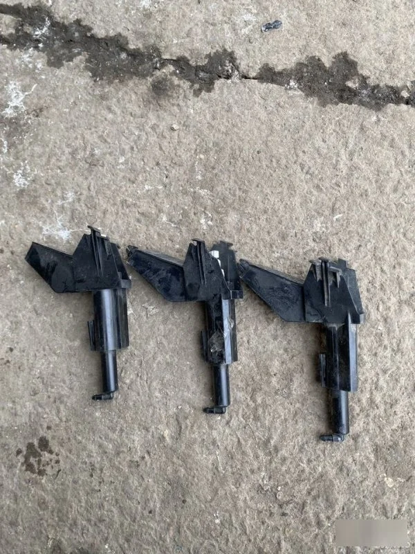 Форсунка фароомывателя Nissan Qashqai J11