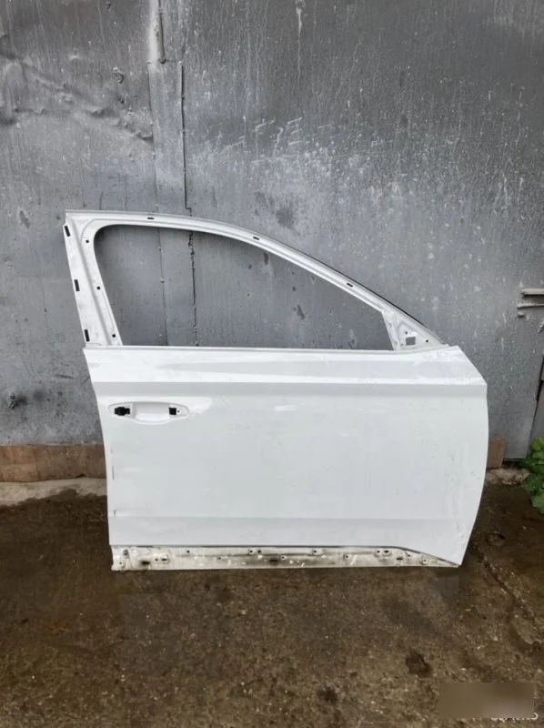 Дверь Skoda Superb 3