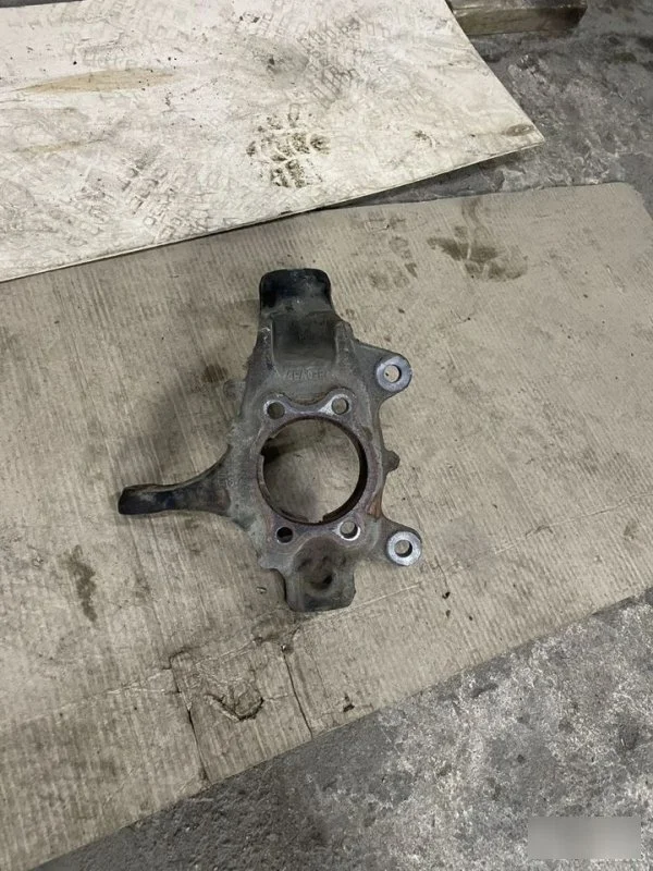 Кулак поворотный Nissan Qashqai J11