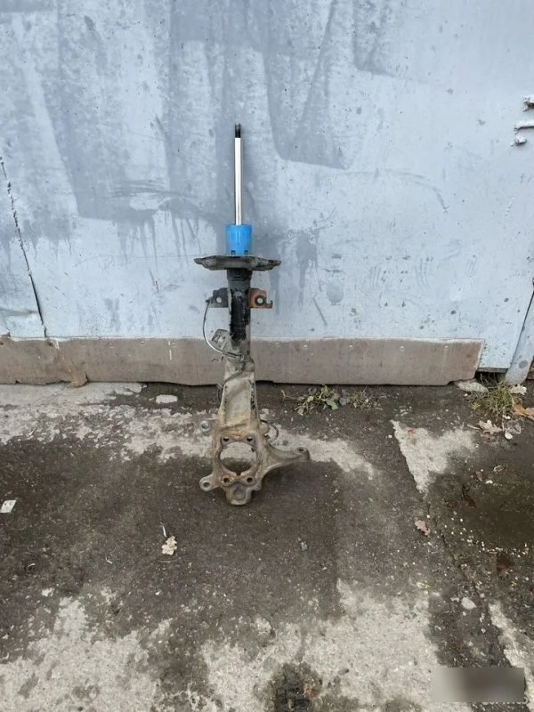 Поворотный кулак Nissan X-Trail T32